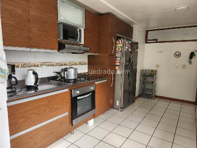 Apartamento de 3 alcobas en venta en El Poblado, Medellín, 278 m² · foto 3 de 20