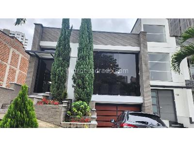 Casa de 4 alcobas en venta en Aves Maria, Sabaneta, 436 m² · foto 2 de 20
