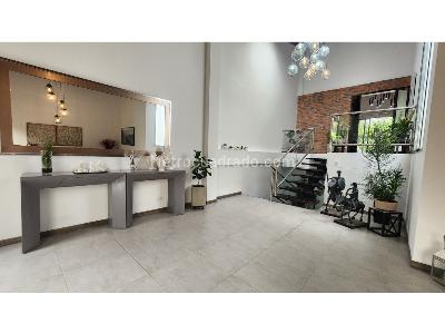 Casa de 4 alcobas en venta en Aves Maria, Sabaneta, 436 m² · foto 4 de 20