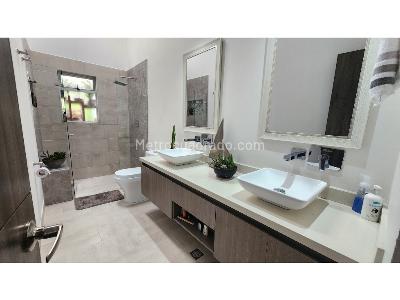 Casa de 4 alcobas en venta en Aves Maria, Sabaneta, 436 m² · foto 9 de 20