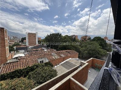 Apartaestudio en venta en Laureles, Medellín, 67 m² · foto 3 de 9