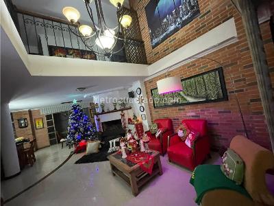Casa de 4 alcobas en venta en Loma De San Jose, Sabaneta, 370 m² · foto 6 de 14