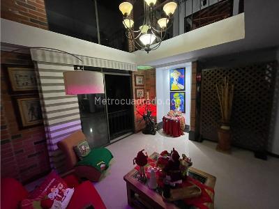 Casa de 4 alcobas en venta en Loma De San Jose, Sabaneta, 370 m² · foto 7 de 14