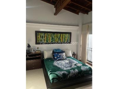 Casa de 4 alcobas en venta en Loma De San Jose, Sabaneta, 370 m² · foto 11 de 14