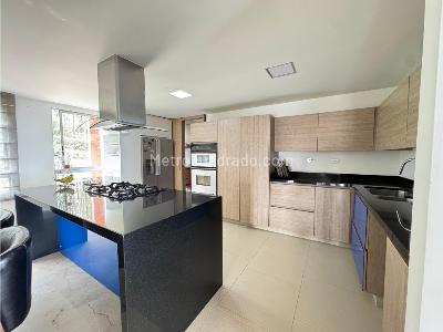 Apartamento de 3 alcobas en venta en Poblado Alto, Medellín, 227 m² · foto 9 de 20