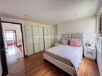 Apartamento de 3 alcobas en venta en Poblado Alto, Medellín, 227 m² · foto 19 de 20