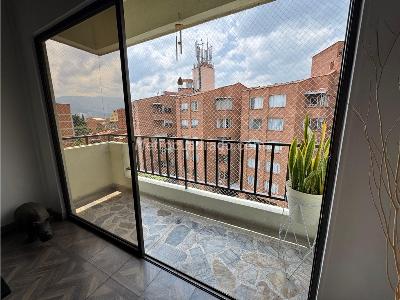 Apartamento de 4 alcobas en venta en Laureles, Medellín, 139 m² · foto 8 de 20
