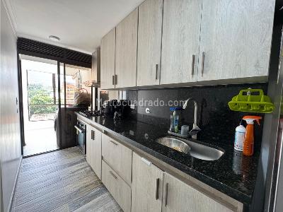 Apartamento de 4 alcobas en venta en Laureles, Medellín, 139 m² · foto 10 de 20