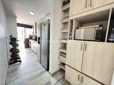 Apartamento de 4 alcobas en venta en Laureles, Medellín, 139 m² · foto 12 de 20