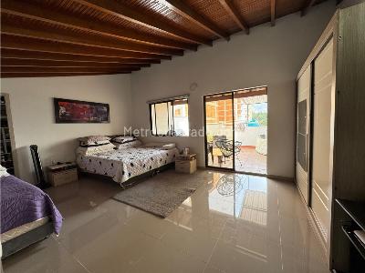 Apartamento de 4 alcobas en venta en Laureles, Medellín, 139 m² · foto 16 de 20