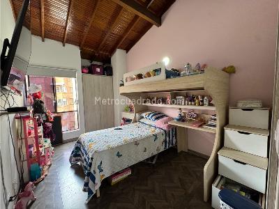 Apartamento de 4 alcobas en venta en Laureles, Medellín, 139 m² · foto 17 de 20