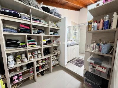 Apartamento de 4 alcobas en venta en Laureles, Medellín, 139 m² · foto 18 de 20