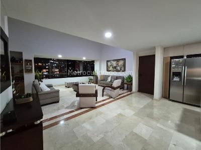 Apartamento de 4 alcobas en venta en Los Balsos, Medellín, 239 m² · foto 2 de 13