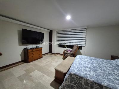 Apartamento de 4 alcobas en venta en Los Balsos, Medellín, 239 m² · foto 5 de 13