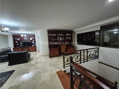 Apartamento de 4 alcobas en venta en Los Balsos, Medellín, 239 m² · foto 9 de 13