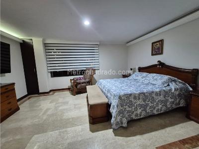 Apartamento de 4 alcobas en venta en Los Balsos, Medellín, 239 m² · foto 11 de 13