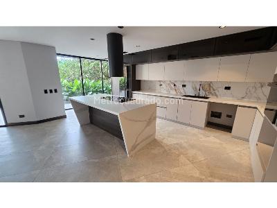 Apartamento de 3 alcobas en venta en Loma Del Esmeraldal, Envigado, 362 m² · foto 2 de 20