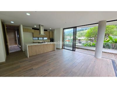 Apartamento de 3 alcobas en venta en Loma Del Escobero, Envigado, 110 m² · foto 2 de 20