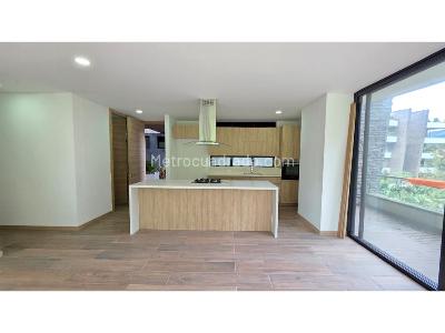 Apartamento de 3 alcobas en venta en Loma Del Escobero, Envigado, 110 m² · foto 3 de 20