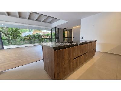 Apartamento de 2 alcobas en venta en Poblado El Campestre, Medellín, 240 m² · foto 5 de 20