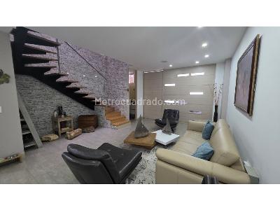Casa de 3 alcobas en venta en El Esmeraldal, Envigado, 328 m² · foto 5 de 20