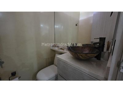 Casa de 3 alcobas en venta en El Esmeraldal, Envigado, 328 m² · foto 8 de 20