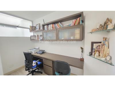 Casa de 3 alcobas en venta en El Esmeraldal, Envigado, 328 m² · foto 11 de 20