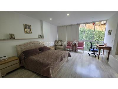 Casa de 3 alcobas en venta en El Esmeraldal, Envigado, 328 m² · foto 12 de 20