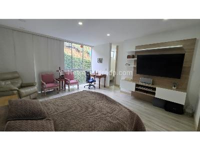 Casa de 3 alcobas en venta en El Esmeraldal, Envigado, 328 m² · foto 13 de 20