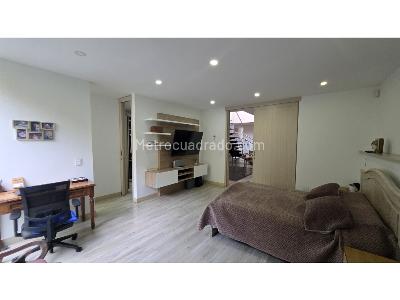 Casa de 3 alcobas en venta en El Esmeraldal, Envigado, 328 m² · foto 14 de 20