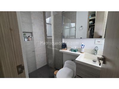 Casa de 3 alcobas en venta en El Esmeraldal, Envigado, 328 m² · foto 17 de 20