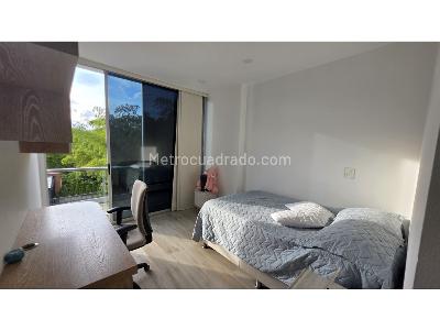Casa de 3 alcobas en venta en El Esmeraldal, Envigado, 328 m² · foto 18 de 20