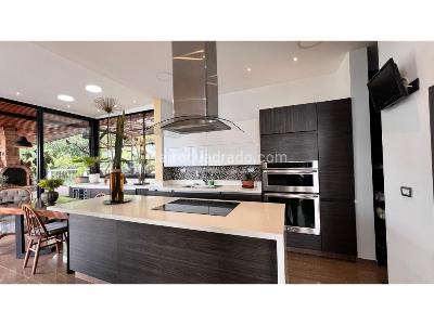 Casa de 3 alcobas en venta en Los Balsos, Medellín, 1800 m² · foto 11 de 20