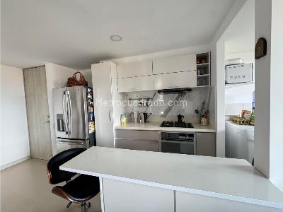 Apartamento de 2 alcobas en venta en Asdesillas, Sabaneta, 78 m² · foto 2 de 20