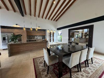 Casa de 4 alcobas en venta en Alto De Palmas, Medellín, 470 m² · foto 2 de 20