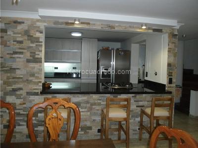 Casa de 3 alcobas en venta en Loma De Los Bernal, Medellín, 101 m² · foto 3 de 20