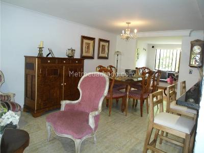 Casa de 3 alcobas en venta en Loma De Los Bernal, Medellín, 101 m² · foto 6 de 20