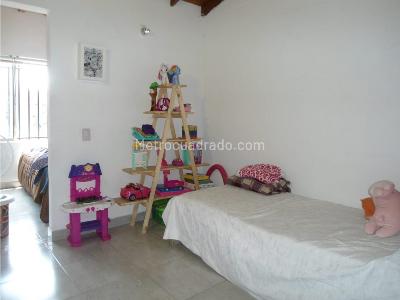 Casa de 3 alcobas en venta en Loma De Los Bernal, Medellín, 101 m² · foto 13 de 20