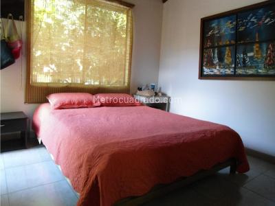 Casa de 3 alcobas en venta en Loma De Los Bernal, Medellín, 101 m² · foto 18 de 20