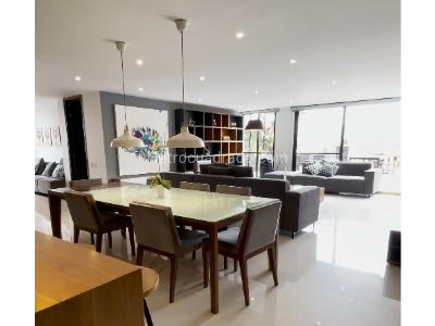 Apartamento en venta en El Poblado El Tesoro, Medellín · foto 3 de 20