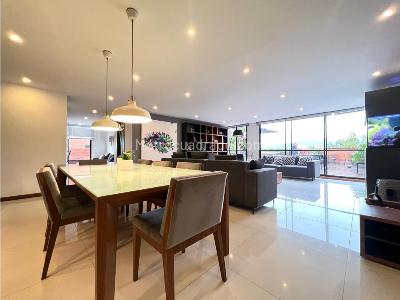 Apartamento en venta en El Poblado El Tesoro, Medellín · foto 18 de 20