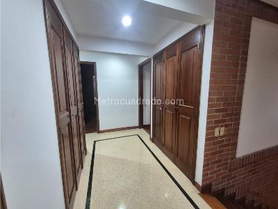Casa de 4 alcobas en venta en La Calera, Medellín, 878 m² · foto 10 de 20