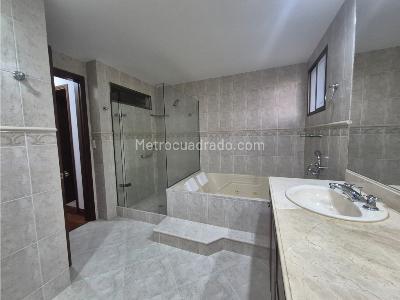 Casa de 4 alcobas en venta en La Calera, Medellín, 878 m² · foto 17 de 20