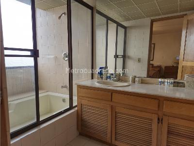Apartamento de 4 alcobas en venta en Poblado Los Balsos, Medellín, 260 m² · foto 13 de 17