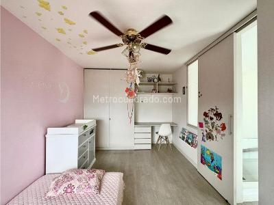 Apartamento en venta en Milla De Oro, Medellín · foto 8 de 13