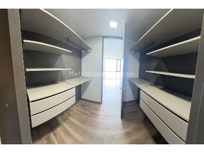 Apartamento en venta en El Poblado, Medellín · foto 10 de 15