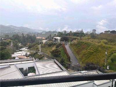 Casa de 3 alcobas en venta en Alto De Las Palmas, Envigado, 300 m² · foto 10 de 17