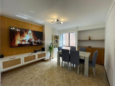 Apartamento de 3 alcobas en venta en Laureles, Medellín, 141 m² · foto 4 de 18