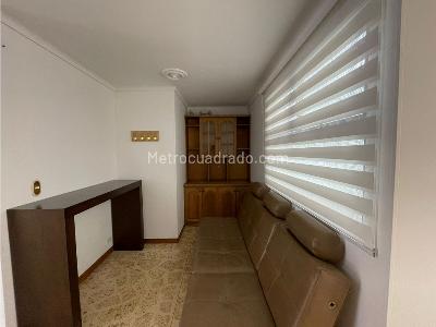 Apartamento de 3 alcobas en venta en Laureles, Medellín, 141 m² · foto 17 de 18