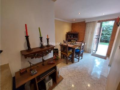 Casa de 3 alcobas en venta en Itagui, Itagüí, 213 m² · foto 3 de 20